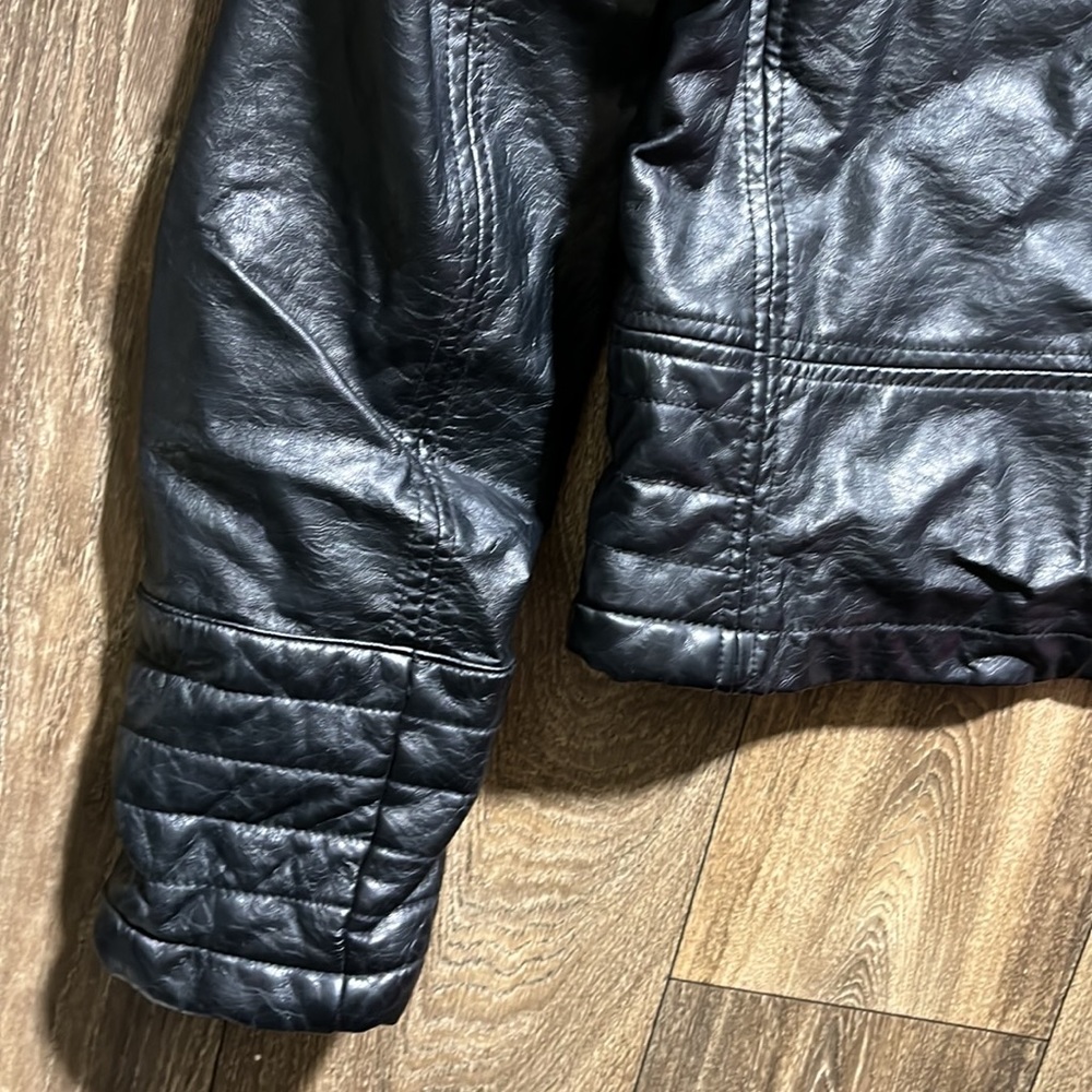 Leather jacket - Picture 11 of 11